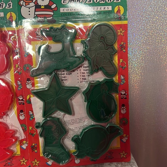 12 Christmas cookie cutters brand new green and red vintage baking XMAS holiday - Picture 2 of 4